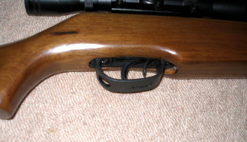 ULTRATEC HIGH POWER AIR RIFLE WITH SCOPE SIGHTS