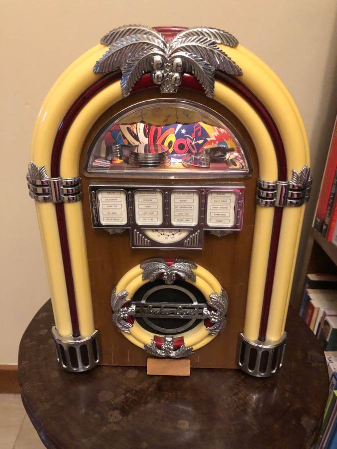 RETRO COUNTERTOP JUKEBOX RADIO