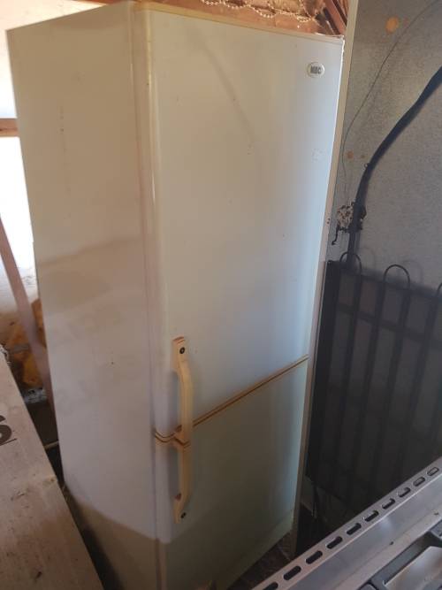 Bulk Auction 4 x Fridges, 1 x pizza oven and smeg free standing stove/oven
