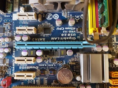 Motherboard Gigabyte + CPU Q9400+ Memory 6Gb