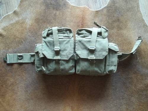 SADF .. KIDNEY POUCHES . COMPLETE