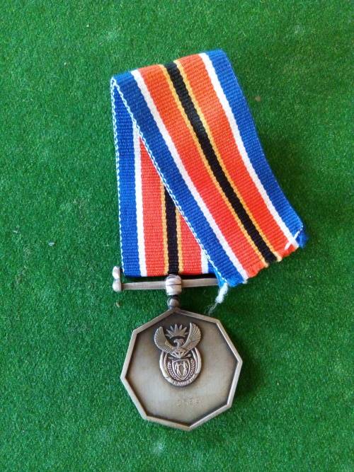 SADF / SANDF TSHUMELO GENERAL SERVICE MEDAL (Swivel suspender low nr)