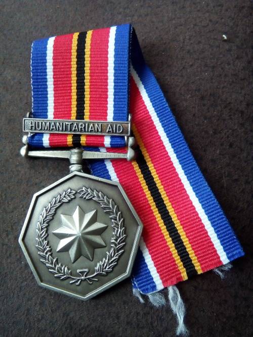 SANDF ... TSHUMELO (Genl service) MEDAL WITH HUMANITARIAN AID BAR .. FULL SIZE