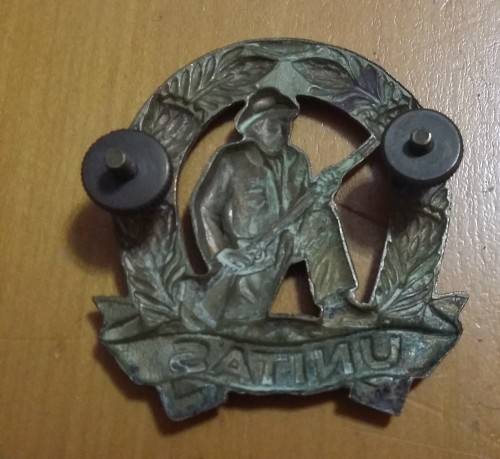 SADF - COMMANDO (UNITAS) CAP BADGE - SCREW POSTS INTACT