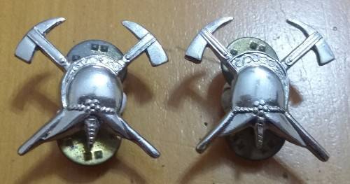 SAAF - 2 X FIREMAN COLLAR BADGES ( FACING ) - PINS INTACT