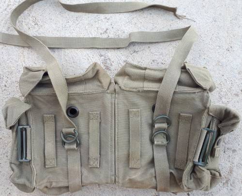 SADF - 70'S PATTERN GREEN CANVAS KIDNEY POUCH ... ## READ DESCRIPTION ##