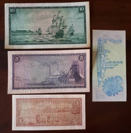 LOT OF 4 OLD SOUTH AFRICAN BANKNOTES