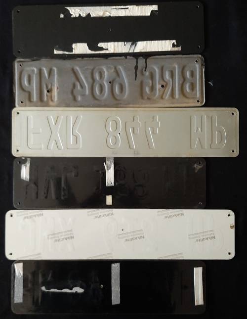 OLD VEHICLE NUMBER PLATE LOT (EX PUB DECOR)