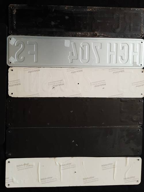 OLD VEHICLE NUMBER PLATE LOT (EX PUB DECOR)