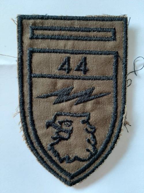 SADF 44 PARACHUTE BRIGADE ( 44 PARA SIGNALS UNIT ) EMBROIDERED SHOULDER FLASH