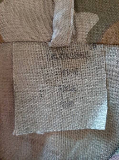 ROMANIA M93 BROWN LEAF PATTERN FIELD SHIRT SIZE L (AS NEW) - ARMPIT TO ARMPIT 60 CM