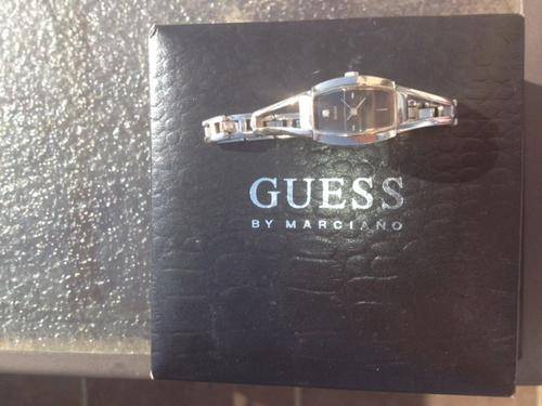 GUESS WATCH (Minor Scratch on glass)
