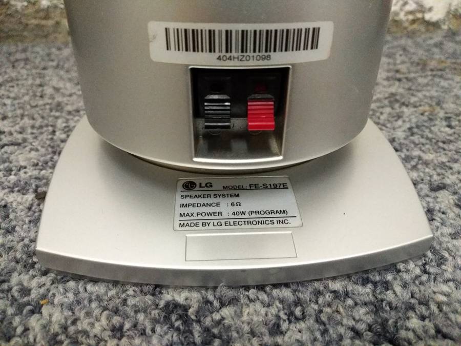 2.1 Speakers : Sansui subwoofer + LG speakers