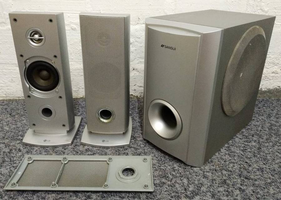 2.1 Speakers : Sansui subwoofer + LG speakers