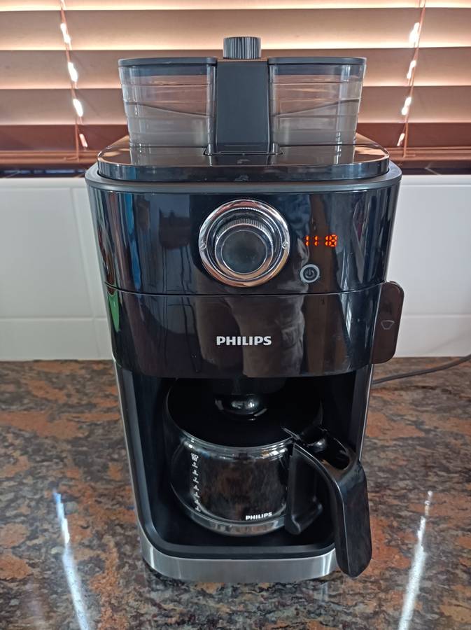 Philips Grind and Brew coffee machine HD7762