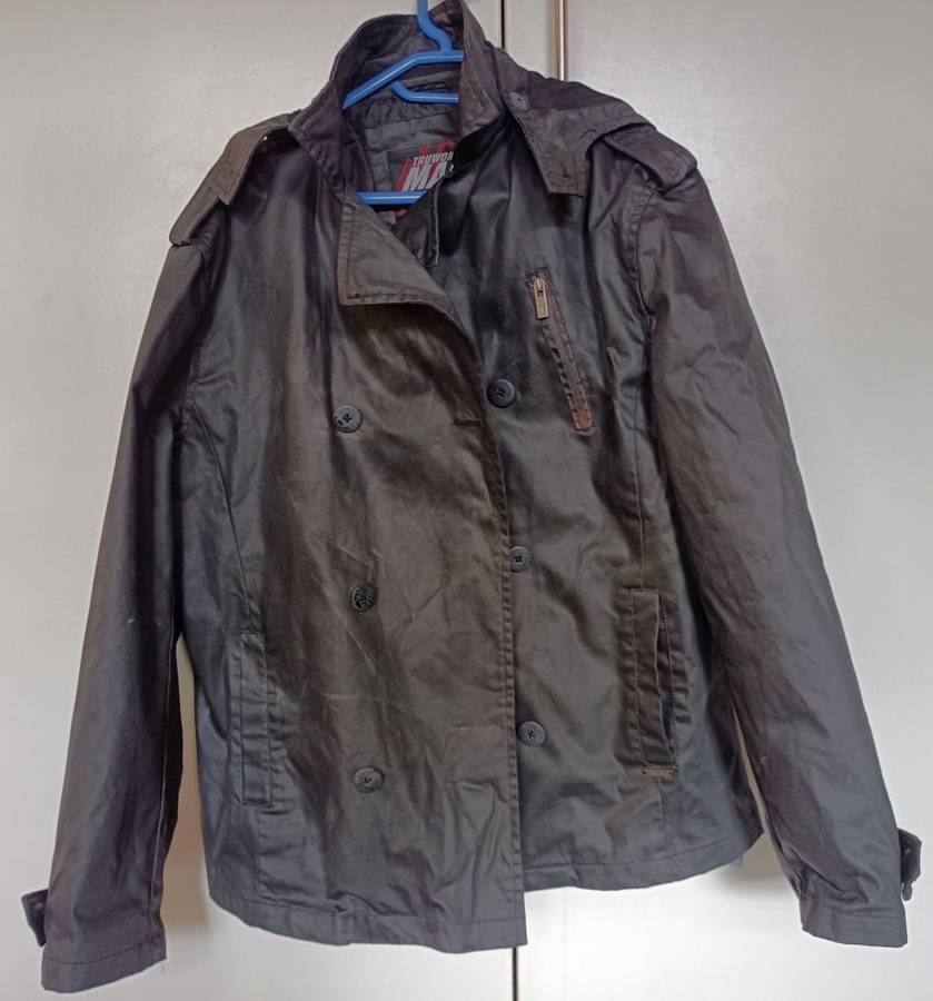 Truworths Man rain jacket in size XL. Double breasted, removeable hood