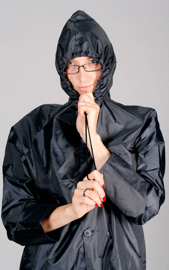 Navy vintage nylon raincoat made from lightweight taffeta coated nylon | 92CM