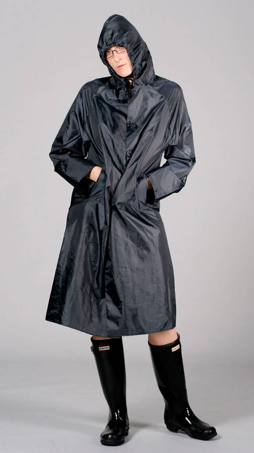 Navy vintage nylon raincoat made from lightweight taffeta coated nylon | 92CM