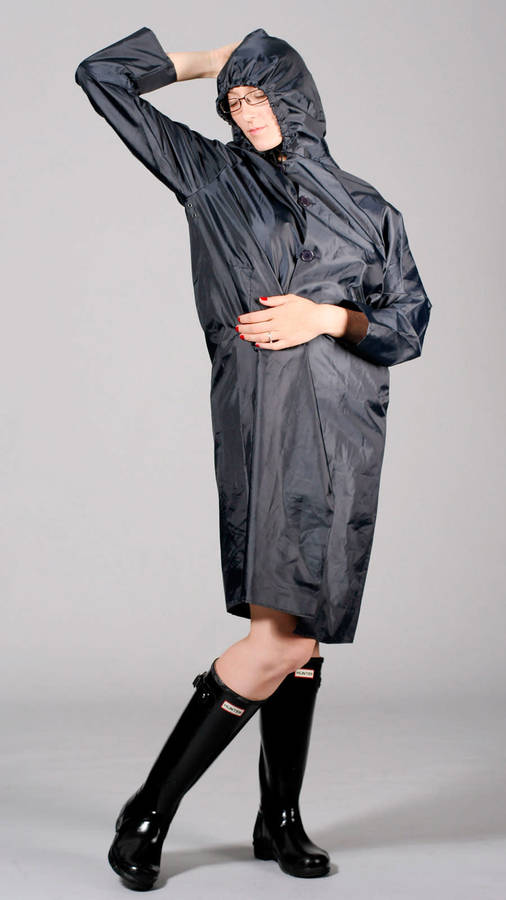 Navy vintage nylon raincoat made from lightweight taffeta coated nylon | 92CM