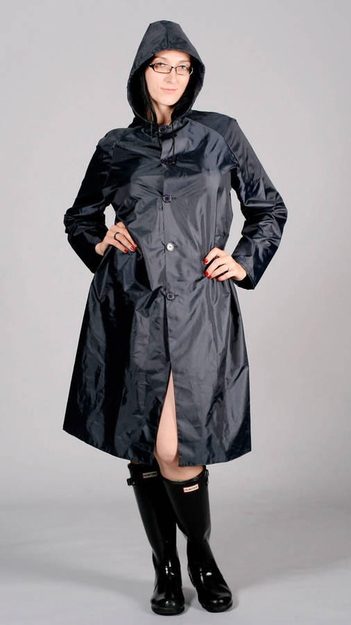 Navy vintage nylon raincoat made from lightweight taffeta coated nylon | 92CM