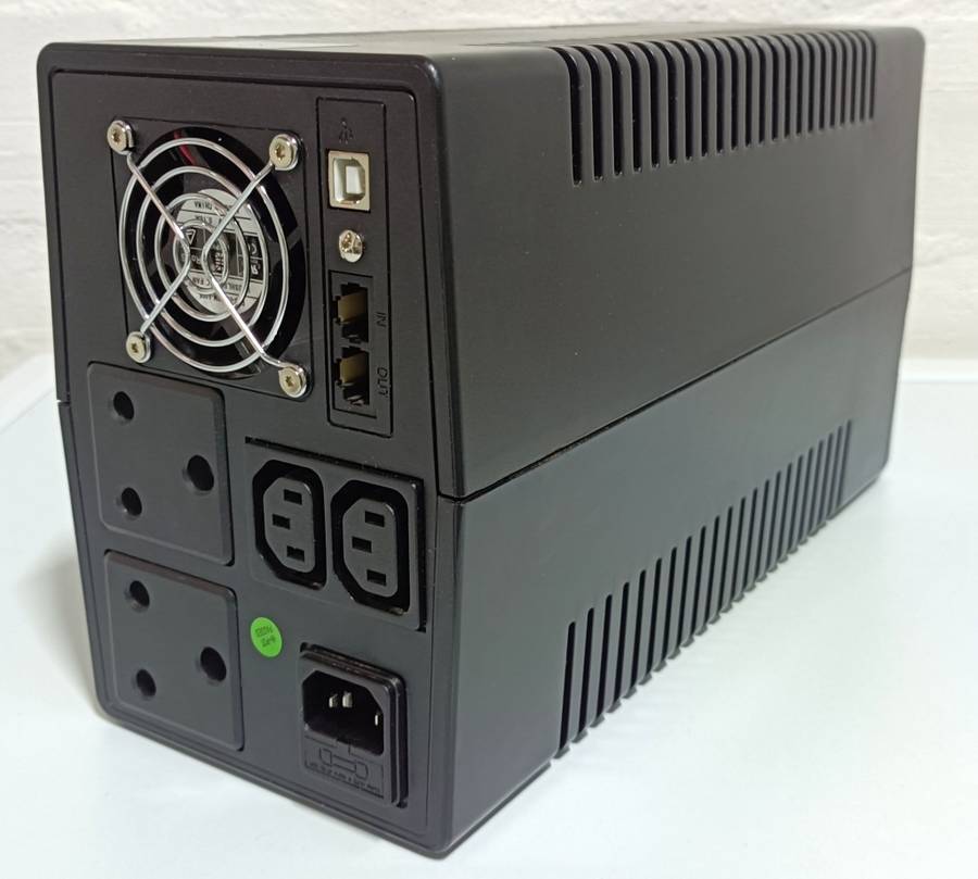 Mecer 2000VA 1200W UPS with SA plugs