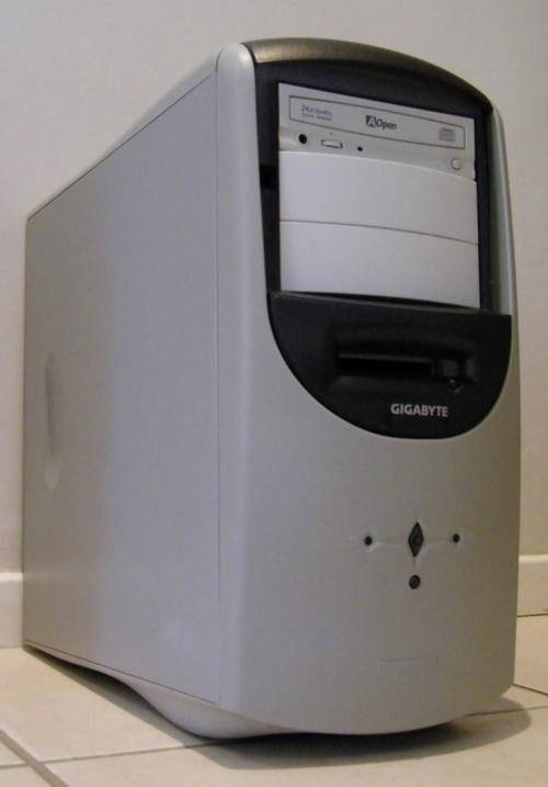 Pentium III 733Mhz PC | 256MB RAM | 40GB HDD | CD-ROM