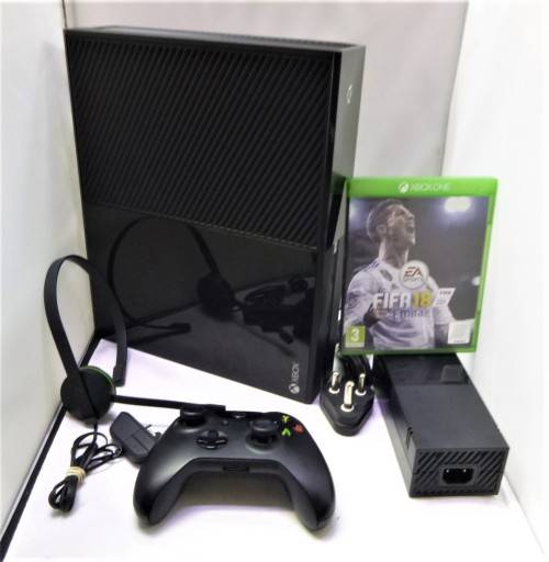 XBOX ONE 500GIG ONE REMOTE + HEAD SET + FIFA 2018