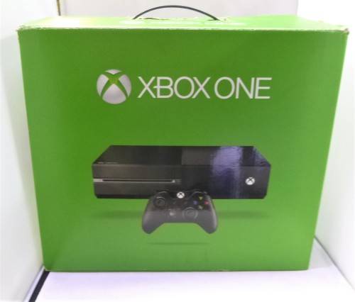 XBOX ONE 500GIG ONE REMOTE + HEAD SET + FIFA 2018