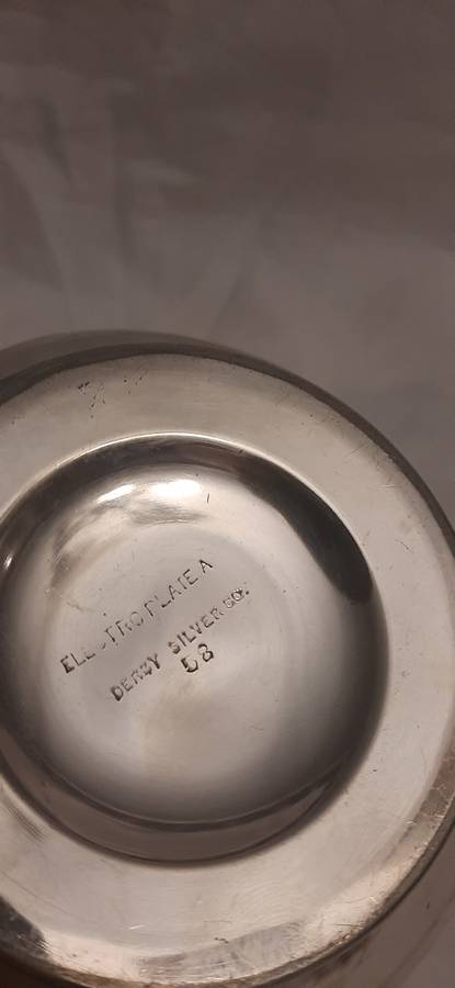 **  Early 20 Century : Derby English Silverplate E.P.N.S Tea Caddie (11 cm).**