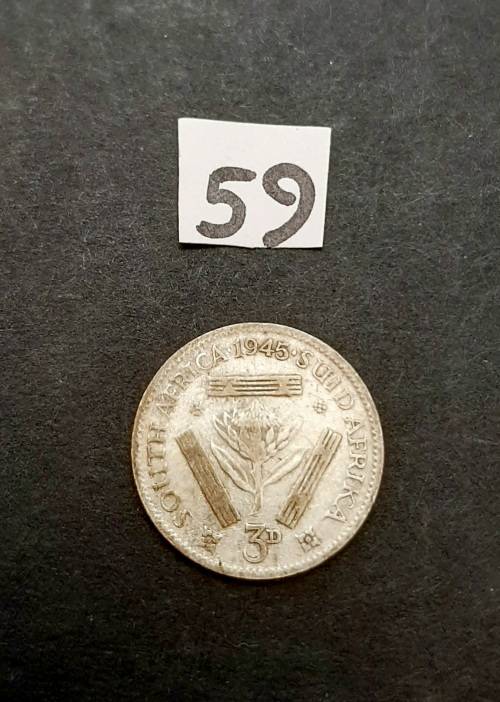 ** 1945 South Africa Silver 3 Pence Coin #59  (F).**