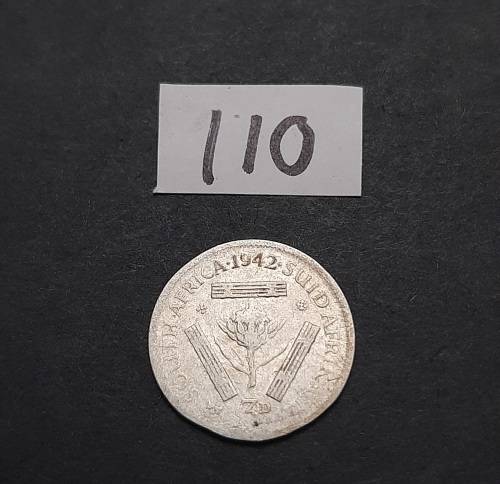 ** 1942  South Africa Silver 3 Pence Coin  #110  (AG) .**