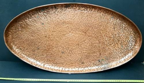 ** STUNNING: Large Artisanal Rhodesian Copper Serving Tray (0,4 m x 0,8 m).**