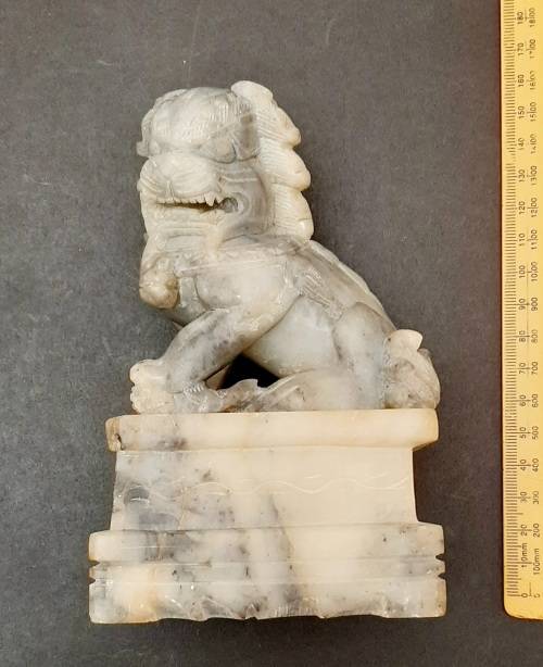 STUNNING : Grey Marble Foo Dog Statuette (18cm x11cm)