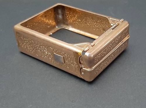 WW2 1940s Jemco Hold-a-Pak Spring Activated Cigarette Case