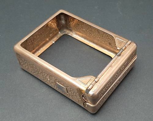 WW2 1940s Jemco Hold-a-Pak Spring Activated Cigarette Case