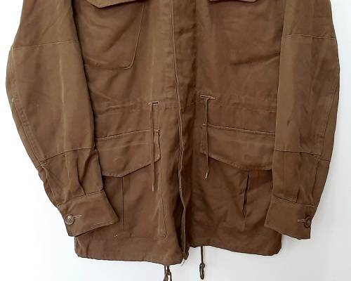 ** RARE: 1970 Early SADF 1st Type Bush Jacket w/ Slanted Pockets (Small/Medium).**