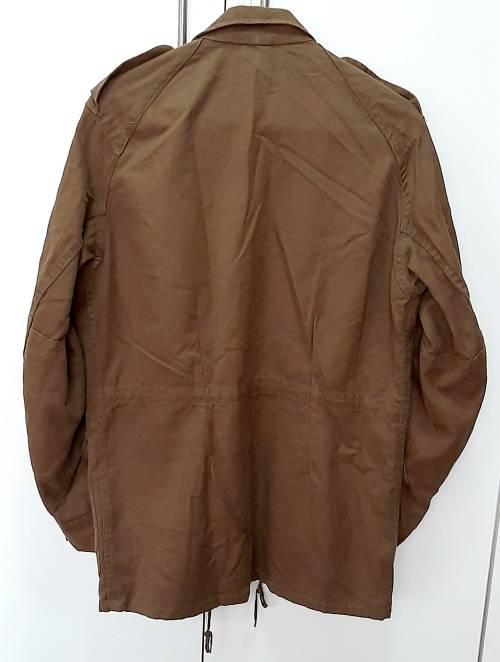 ** RARE: 1970 Early SADF 1st Type Bush Jacket w/ Slanted Pockets (Small/Medium).**