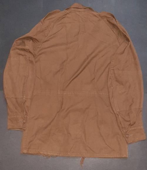 ** RARE: 1970 Early SADF 1st Type Bush Jacket w/ Slanted Pockets (Small/Medium).**
