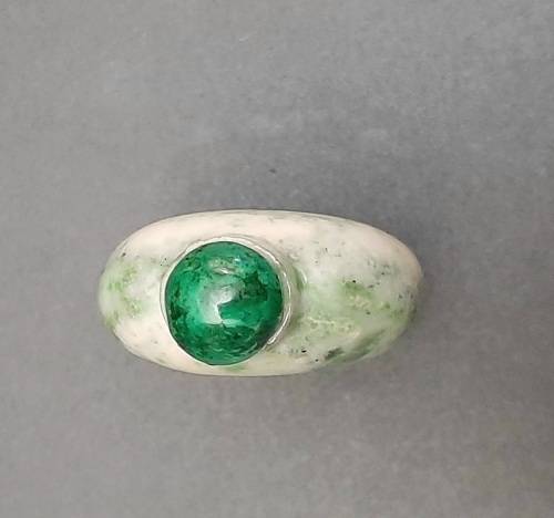 Early 20th Century Chinese `Moss-in-Snow` Jadeite Snuff Bottle with Spoon (7cm x 4cm)