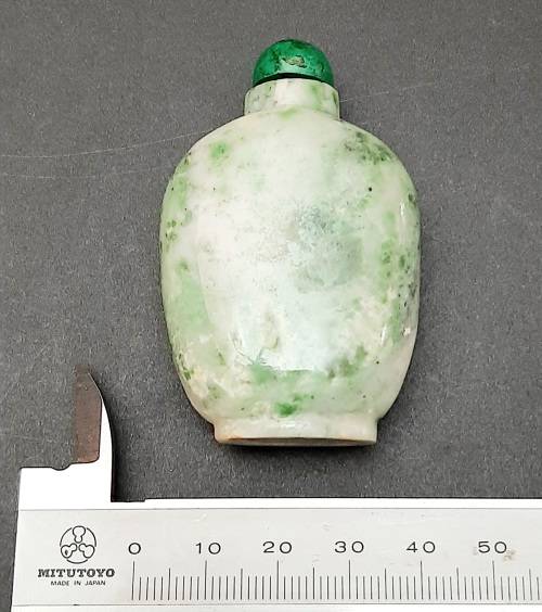 Early 20th Century Chinese `Moss-in-Snow` Jadeite Snuff Bottle with Spoon (7cm x 4cm)