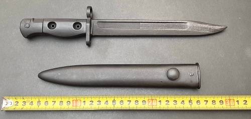 **Rhodesia/ Nyasaland: L1A3 FN FAL Knife Bayonet w/ Scabbard (1958/9).**