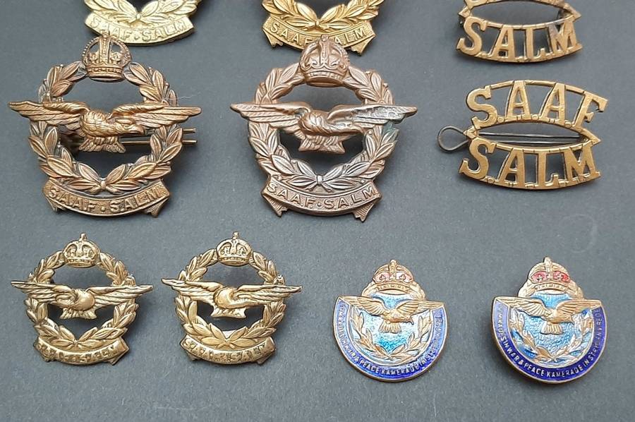 **Lot : WW2 SAAF Brass Insignia Assortment x10 Pcs  **