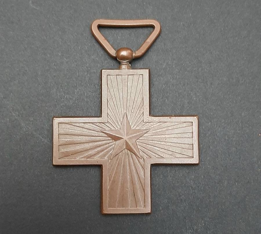 **WW2 Italian Fascist : War  Merit Cross Medal w/ Suspender. **