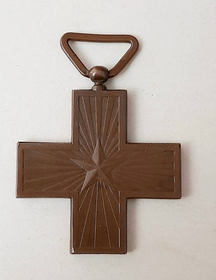 **WW2 Italian Fascist : War  Merit Cross Medal w/ Suspender. **