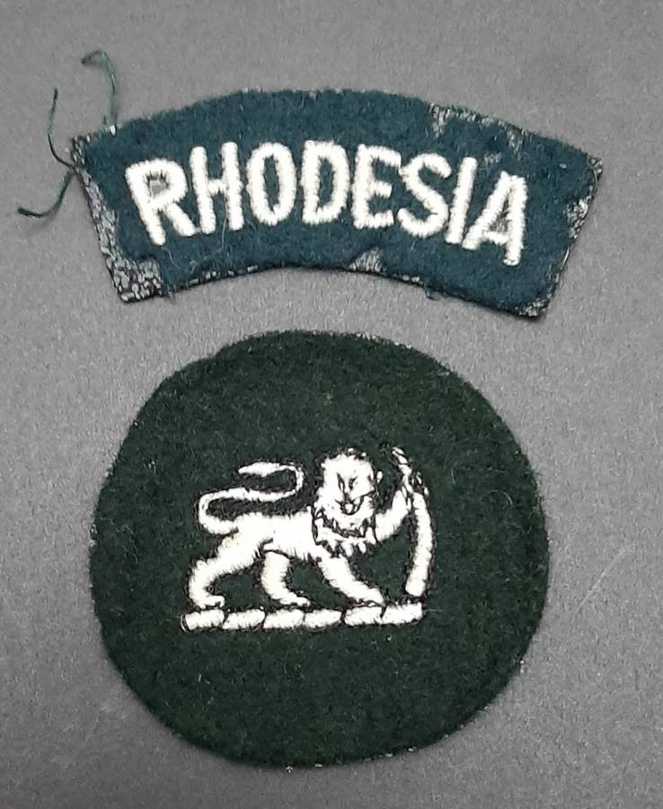 **Rhodesian Bush War: 1970s Rhodesian Army Step-out  Title & Sgt-Major Rank Insignia**