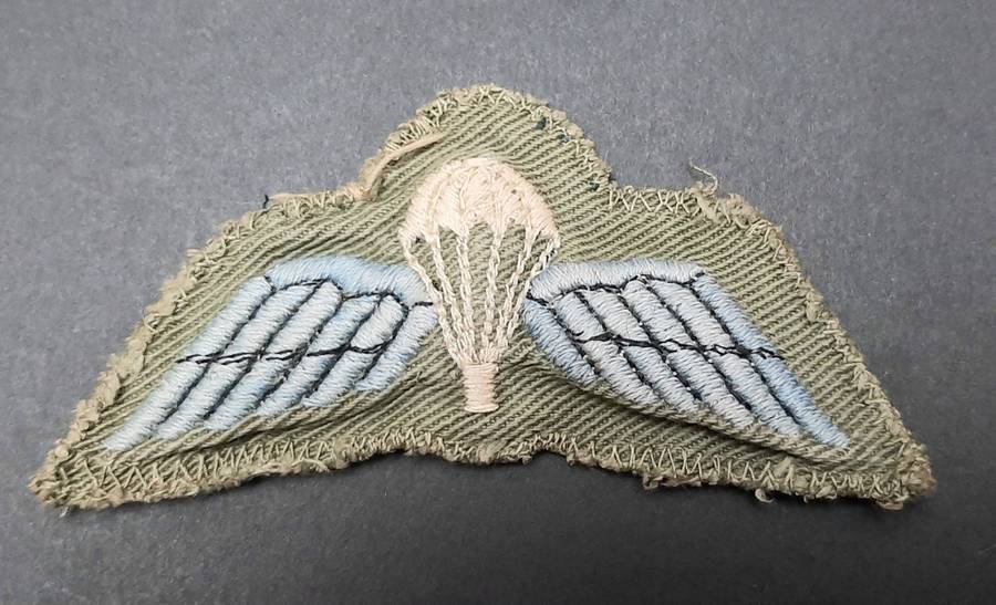 **Rhodesian Bush War: 1970s Rhodesian Light Infantry , 1st Type Parachute Wings Fielddress**