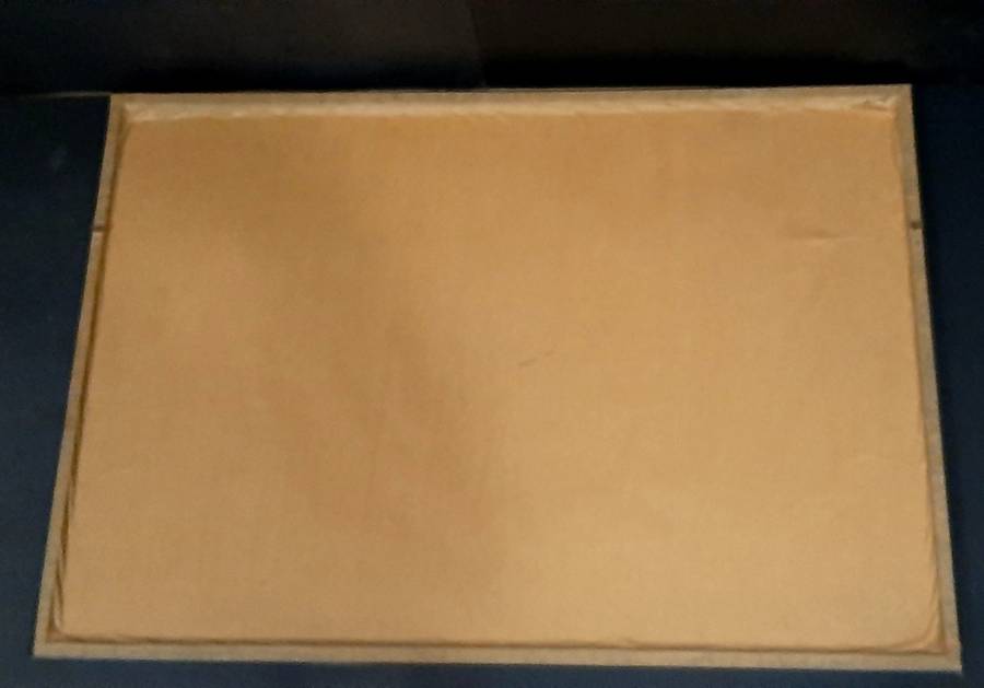 **RARE: 1969 Mao Tse-tung Large Cultural Revolution Poster b/h Glass (0.79m x 0.55m).**