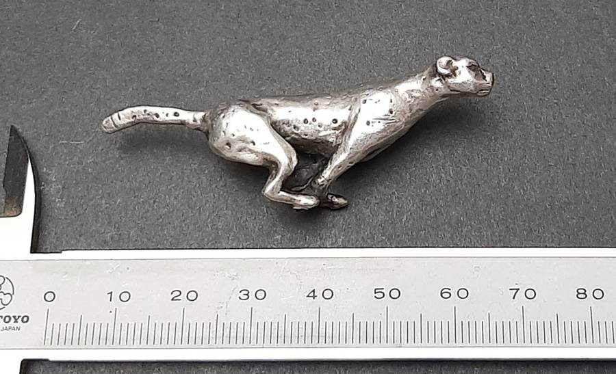 **STUNNING: .925 Silver Cheetah 1960s Figurine (31.82 gram).**