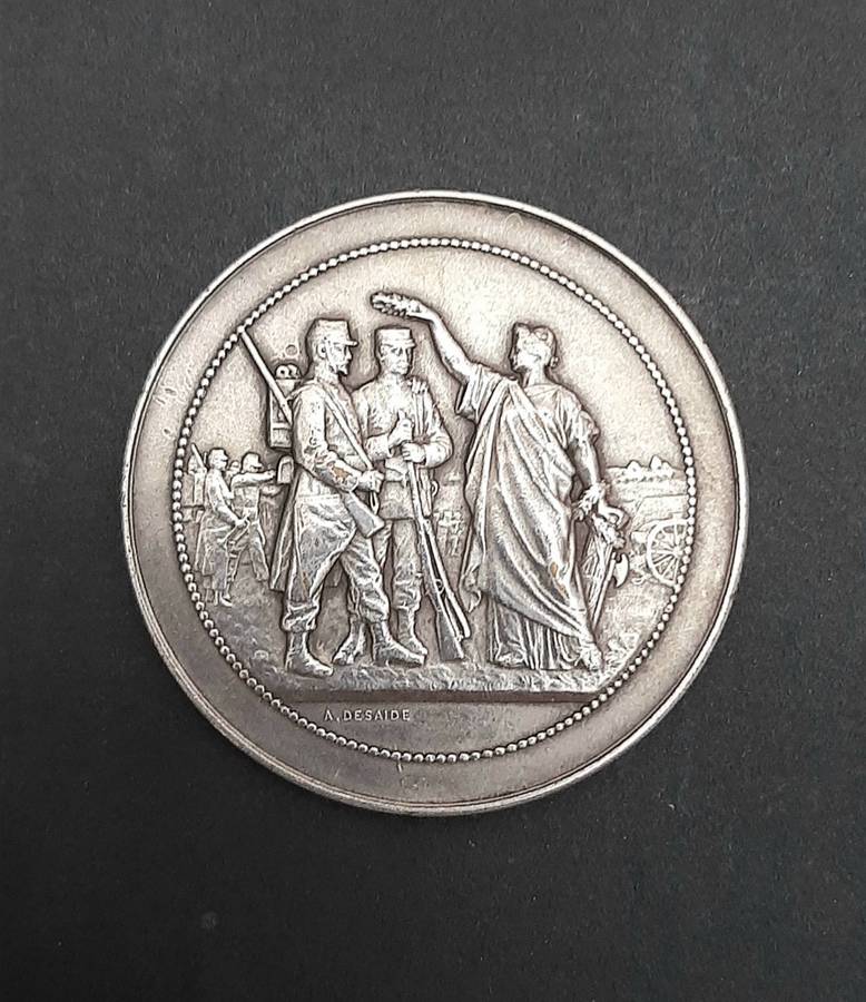 **WW1 : French Military Silverplated Bronze Shooting Medallion  **
