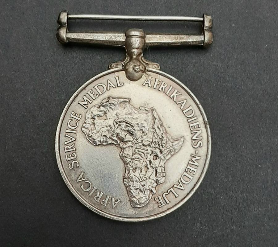 **WW2: .925 Silver Africa Service Medal (33.62 g).**
